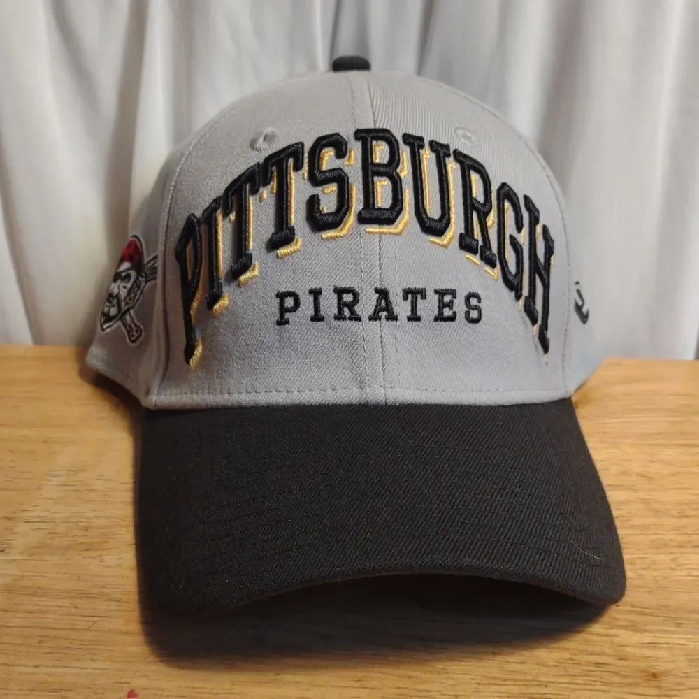 New Era 39Thirty Pittsburgh Pirates M/L Stretchfit Hat - NWOT